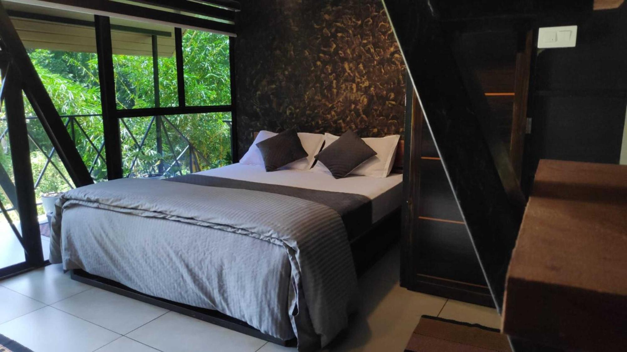 Wetlands Wayanad Pool Resort With Natural Waterfalls Padinjarathara Exterior foto